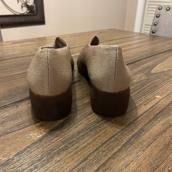 Robert Clergerie Loafer Slip On Beige Size 8 Stretchy Fabric Shoes Comfort Luxe - Picture 7 of 14